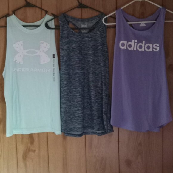 12 NAME BRAND CLOTHING BUNDLE.  WOMENS SMALL. - Picture 1 of 12